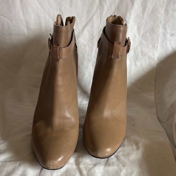 Elegant Tan Ankle Boots by Diane Von Furstenbeeg - Picture 5 of 6
